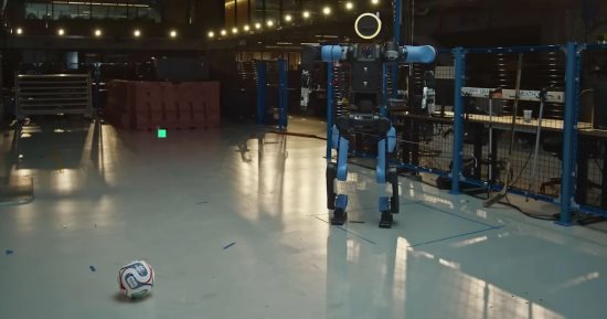 روبوت أطلس يتعلم مهارات كرة القدم عبر مشاهدة مباريات كأس العالم