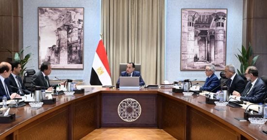 رئيس الوزراء يتابع إجراءات إحكام وتعزيز الرقابة على مصانع إنتاج الأغذية
