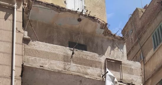 النيابة الإدارية تُعاين عقار مطوبس المنهار وتحقق في عدم تنفيذ قرار الإزالة