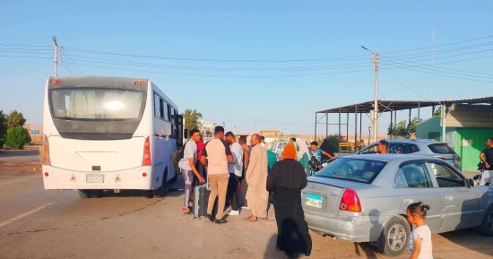 توفير وسائل نقل إضافية لدعم خط السير بين مركزى باريس والخارجة بالوادى الجديد