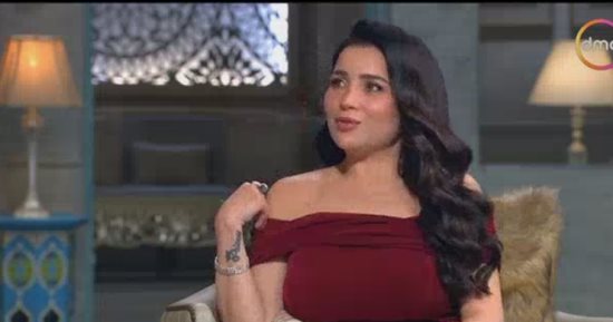 "كوريا" تشعل استوديو صاحبة السعادة.. مي عز الدين تعود للشخصية الشعبية