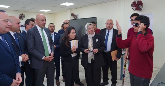 وفد حكومى رفيع المستوى يتفقد معهد الكوزن المصرى اليابانى 