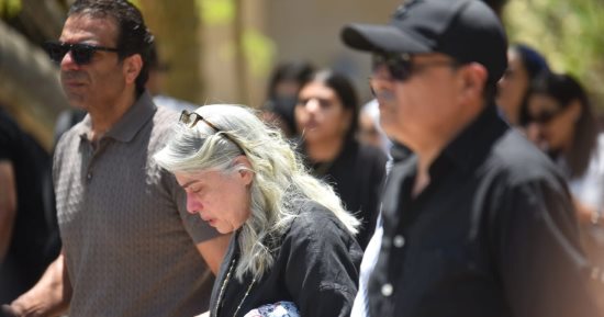 انهيار الأسرة وحضور محدود من نجوم الفن في وداع الفنانة سهام جلال 