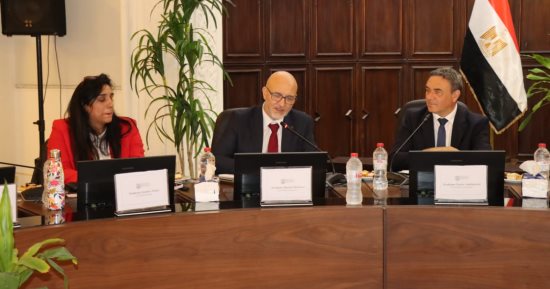 جامعة الإسكندرية تبحث مع جامعة باريس-ساكليه الفرنسية تعزيز التعاون