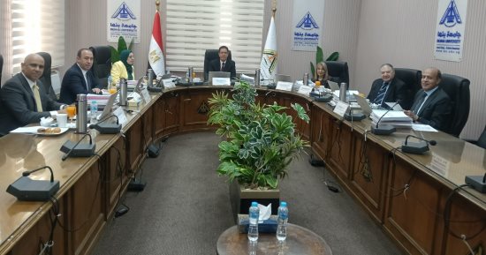 لجنة قيادات جامعة بنها تستقبل المتقدمين للوظائف القيادية.. تعرف عليها