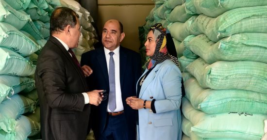 تموين القاهرة تضبط كميات كبيرة من السلع الغذائية المخالفة