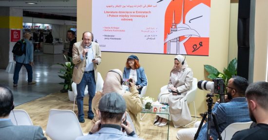 كتاب بمعرض وارسو: الكتابة للطفل تبدأ من فهم عالمه واهتماماته