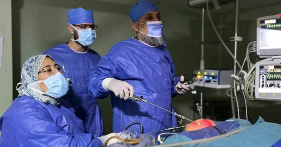 مستشفى أطفال بنها ينجح فى علاج طفلة من فرط التعرق بتقنية جراحية متقدمة