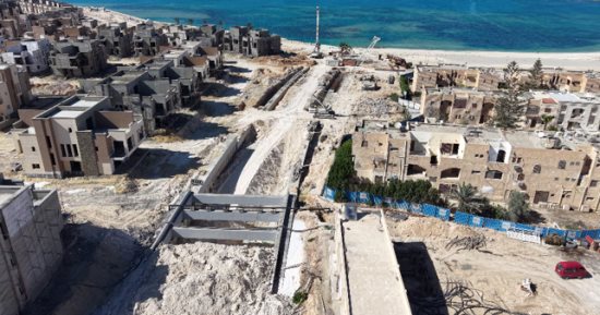تفاصيل مشروعات الأنفاق والبوغازى لمنع ركود مياه البحيرات بمارينا العلمين.. صور