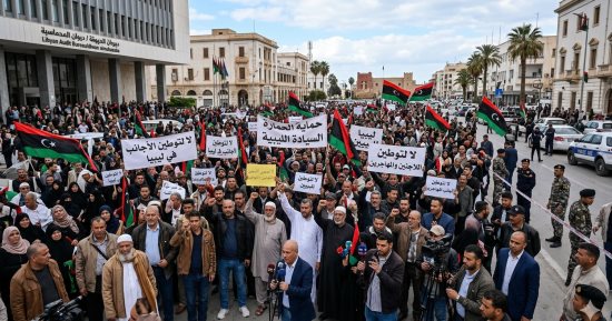 توطين الأجانب يفجر أزمة في ليبيا.. احتجاجات ومهلة لإغلاق مفوضية اللاجئين