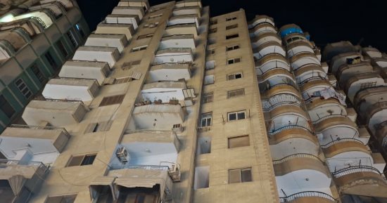 إخلاء عقارين بكفر طهرمس بعد ظهور ميل وقرارات عاجلة من المحافظة.. التفاصيل