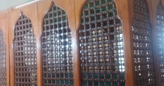 يمتد نسبه للإمام الحسين.. ضريح حماد التونى بملوى قبلة الهائمين والمريدين