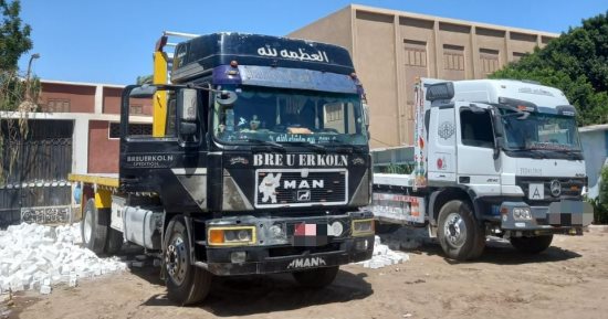 محافظ سوهاج: ضبط سيارتي نقل بطوب أبيض وإحالة الواقعة للنيابة