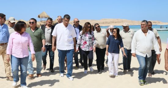منال عوض توجه برفع كفاءة مبنى محميات البحر الأحمر
