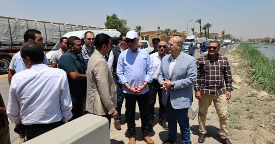محافظ الجيزة يوجه بسرعة الانتهاء من تأمين جانبى ترعة المريوطية