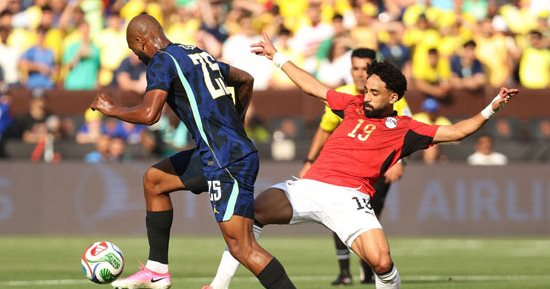 البرازيل تتقدم على مصر 2-1 بعد 75 دقيقة.. ونزول إمام عاشور.. صور 