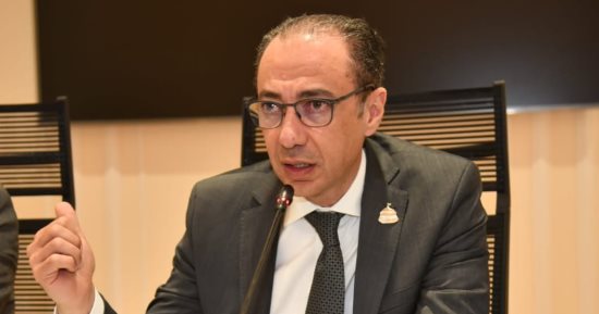 "صحة النواب" تشكر الرئيس السيسى لتوجيهه بتحسين أجور رجال الإسعاف
