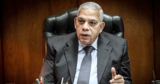 رئيس اتحاد الناشرين العرب: العقد طوق النجاة للمؤلف ويحفظ حقوقه وحقوق ورثته.. وبعض دور النشر «تحت بير السلم» تستغل أحلام الشباب.. والشفافية فى المبيعات أساس العلاقة المهنية بين الكاتب والناشر