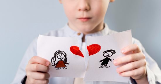 احذروا تشويه الطرف الآخر.. 9 قواعد مهمة كى لا يدفع الأبناء فاتورة الطلاق