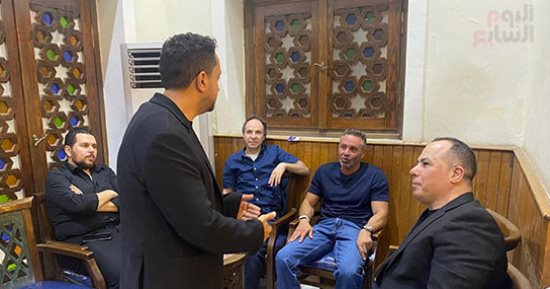حازم إمام يقدم واجب العزاء فى الزميل الراحل أحمد عادل بالحامدية الشاذلية