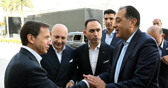 رئيس الوزراء يفتتح خط الإنتاج الجديد للسيارة «ماجنيت» بشركة نيسان