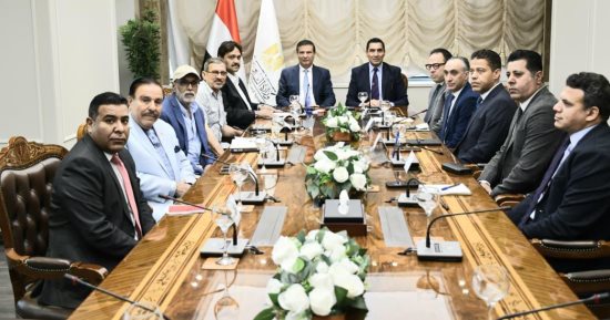 وزيرا الزراعة والرياضة يلتقيان مسؤولي الهيئة العامة لسباق الخيل لبحث خطط تطوير الرياضة