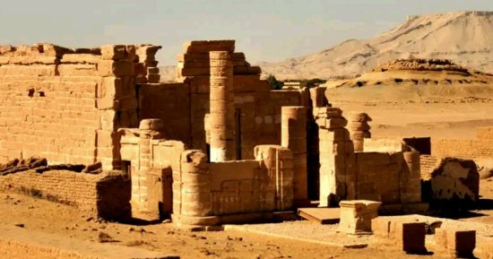 تعرف على نموذج مصغر من معبد الكرنك فى قلب الصحراء الغربية بالوادى الجديد