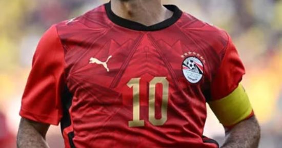 مفتاح الحياة والأهرامات.. الهوية المصرية حاضرة بقميص المنتخب الوطنى الجديد