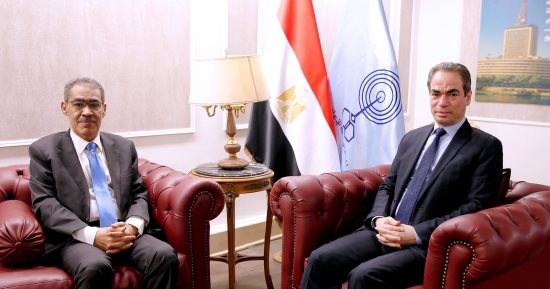 أحمد المسلماني يستقبل  وزير الدولة للإعلام قبيل حديثه في برنامج (من ماسبيرو)