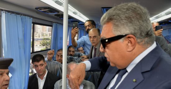 محافظ الدقهلية يدشن منظومة مواصلات المنصورة بإطلاق 10 أتوبيسات VIP