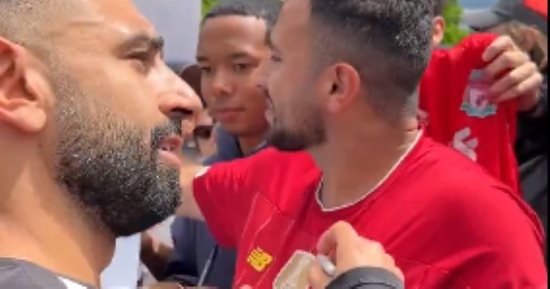 محمد صلاح يلبى طلبات الجماهير المصرية فى أمريكا.. فيديو