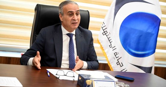 جهاز حماية المستهلك يضبط مخزنا يعيد تدوير زيوت السيارات المستعملة