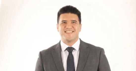 استراتيجيات التأثير الإلكتروني.. كتاب جديد عن صناعة النفوذ الرقمي لـ عمر عبد الناصر