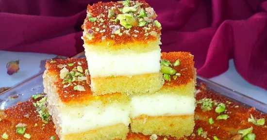 طريقة عمل البسبوسة المرملة بالقشطة.. طعمها لذيذ وخطواتها بسيطة