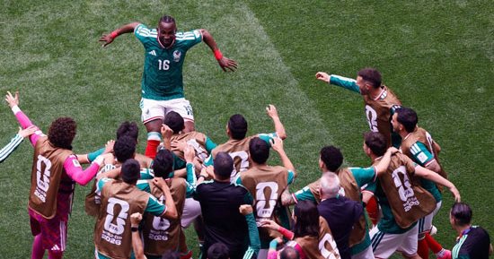 المكسيك تفتتح مشوارها المونديالي بالفوز على جنوب أفريقيا