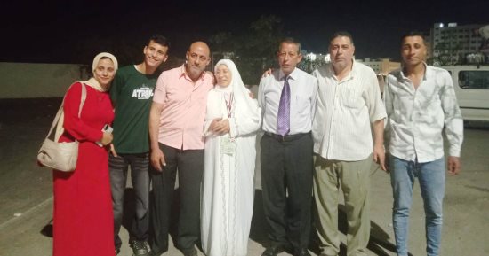 استقبال الحجاج بعد عودتهم بالزغاريد بكفر الشيخ... فيديو