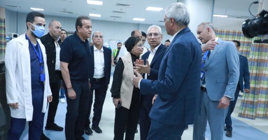 وزير الصحة يتفقد مستشفيي الكبد والجهاز الهضمي والثلاثي الجامعيين بالمنيا