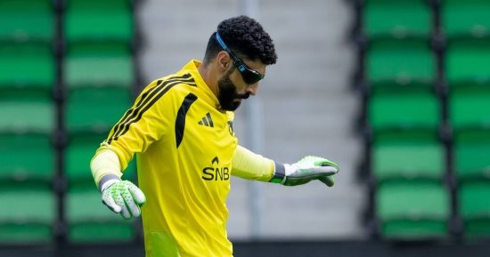 نظارات سوداء تخطف الأنظار في مران المنتخب السعودي بكأس العالم .. صور