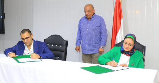 وزير الكهرباء يشهد توقيع عقد المنصة الرقمية بين نقل الكهرباء ونكسوس أنالاتيكا 