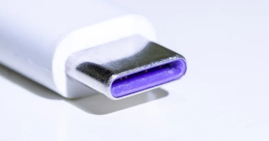 لماذا تكون بعض منافذ USB باللون البنفسجى؟ ولماذا لا تُباع فى الولايات المتحدة؟