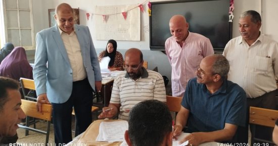 وكيل تعليم المنوفية يتابع أعمال تصحيح الشهادة الإعدادية