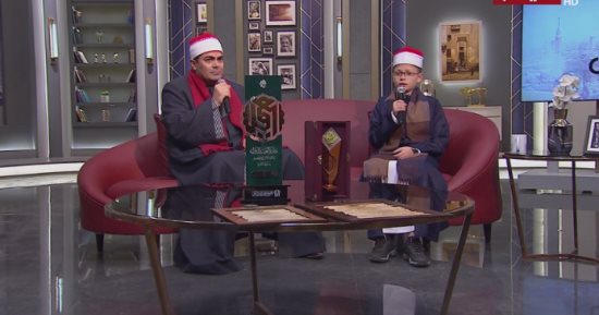 عمرو الليثي يحتفي بطفل مصري توّج بلقب “عميد قرّاء العالم” 