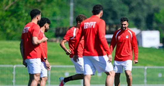 بعثة منتخب مصر تصل مطار سبوكين استعدادا لمواجهة نيوزيلندا بكأس العالم