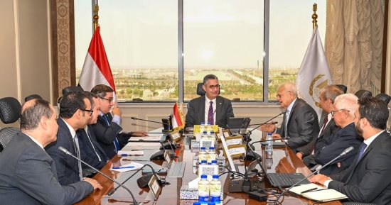 وزير التموين يستعرض آليات تطبيق الدعم النقدي والتجارب الدولية