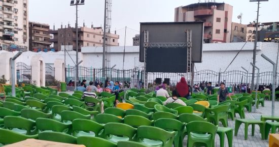 أجواء أسرية.. استعدادات أهالى بنها لمشاهدة مباراة مصر وبلجيكا في كأس العالم