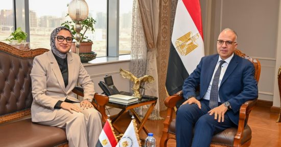 وزير الرى: التعامل بمنتهى الحرص مع المياه الجوفية غير المتجددة والمحدودة بالوادى الجديد