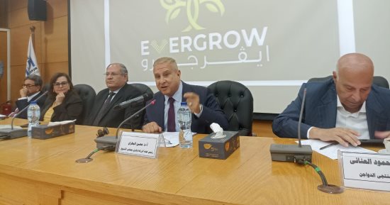 رئيس لجنة الزراعة  بمجلس الشيوخ: 200 مليار جنيه حجم الاستثمارات فى الدواجن