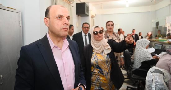 محافظ الغربية يتفقد المركز التكنولوجى بالسنطة ويتابع شكاوى المواطنين