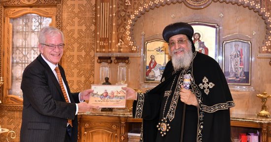 البابا تواضروس الثانى يستقبل القائم بأعمال السفارة الأمريكية فى القاهرة
