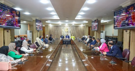 محافظ كفر الشيخ يطلق رؤية لتمكين المرأة ودعم 100 صيادة أسماك